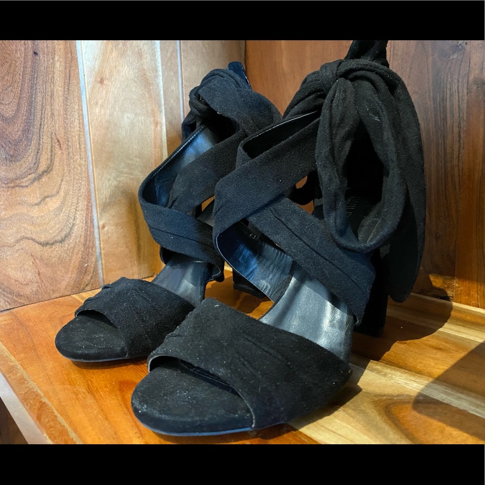 Black tie up around the ankle heels